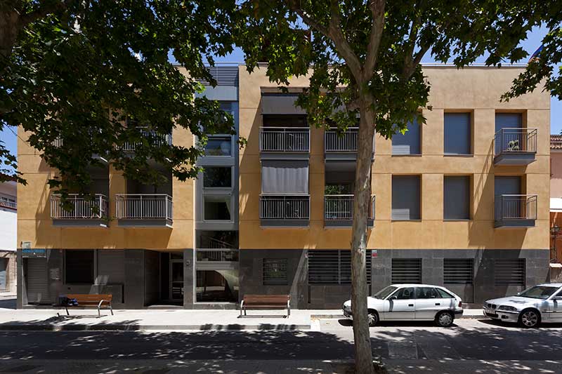 Edificio plurifamiliar 12 viviendas
Sant Feliu de Llobregat - Barcelona
2009