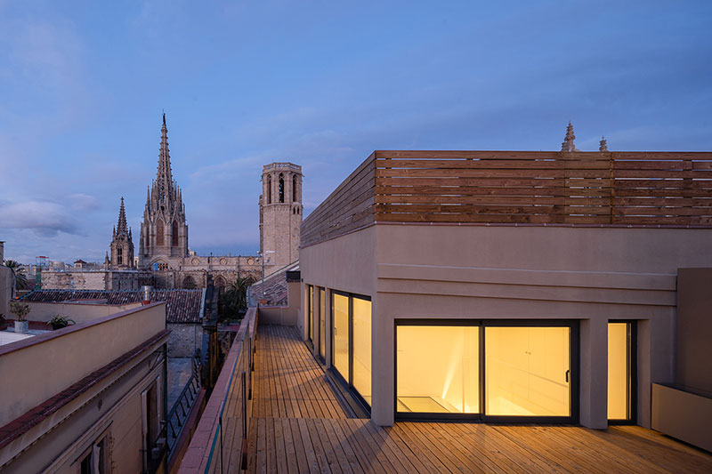 Proyecto de reforma y rehabilitación de edificio plurifamiliar de 12 viviendas y locales
Barcelona - Barcelona
Año: 2019